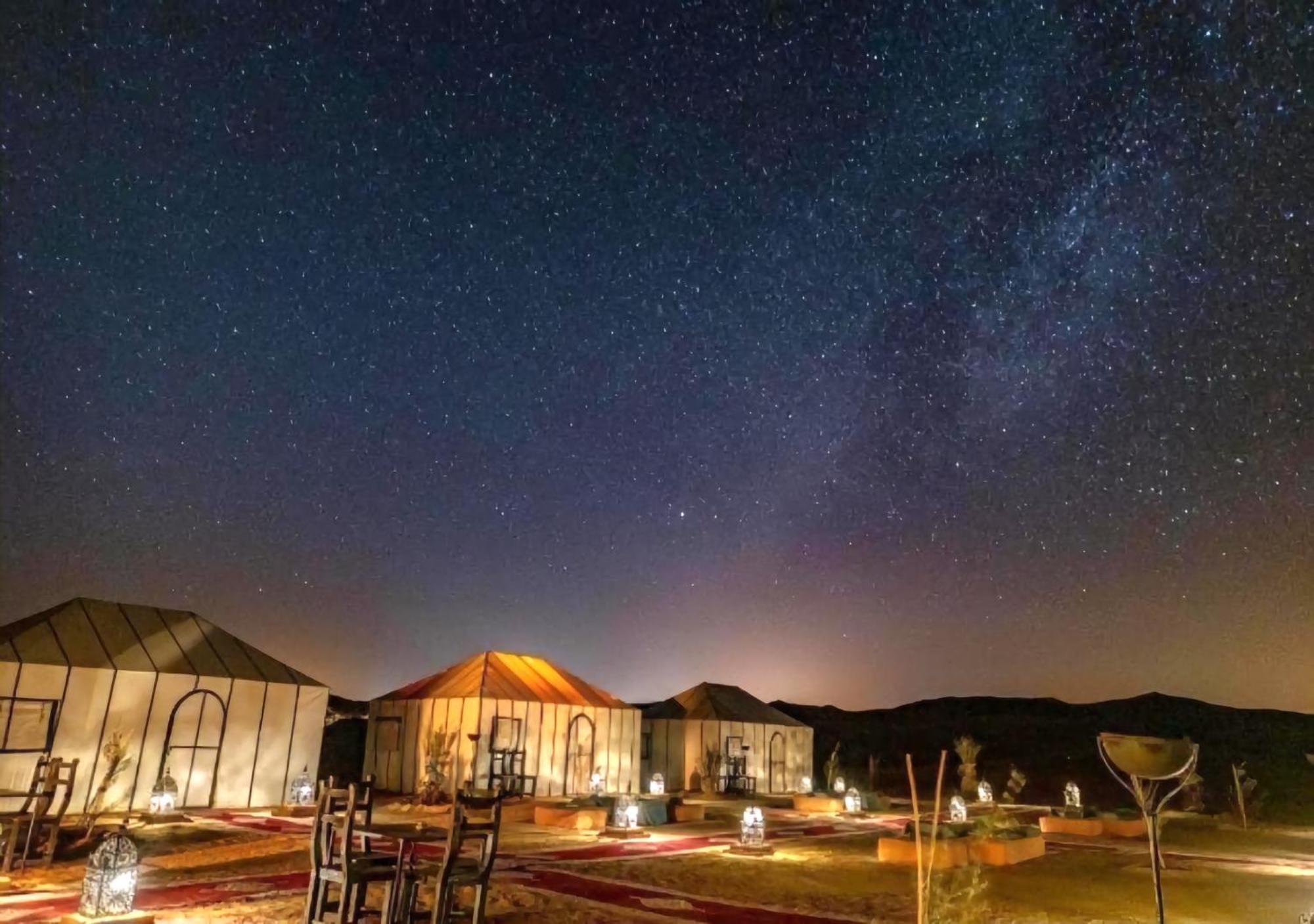 Готель Sahara Deluxe Camp Мерзуга Екстер'єр фото