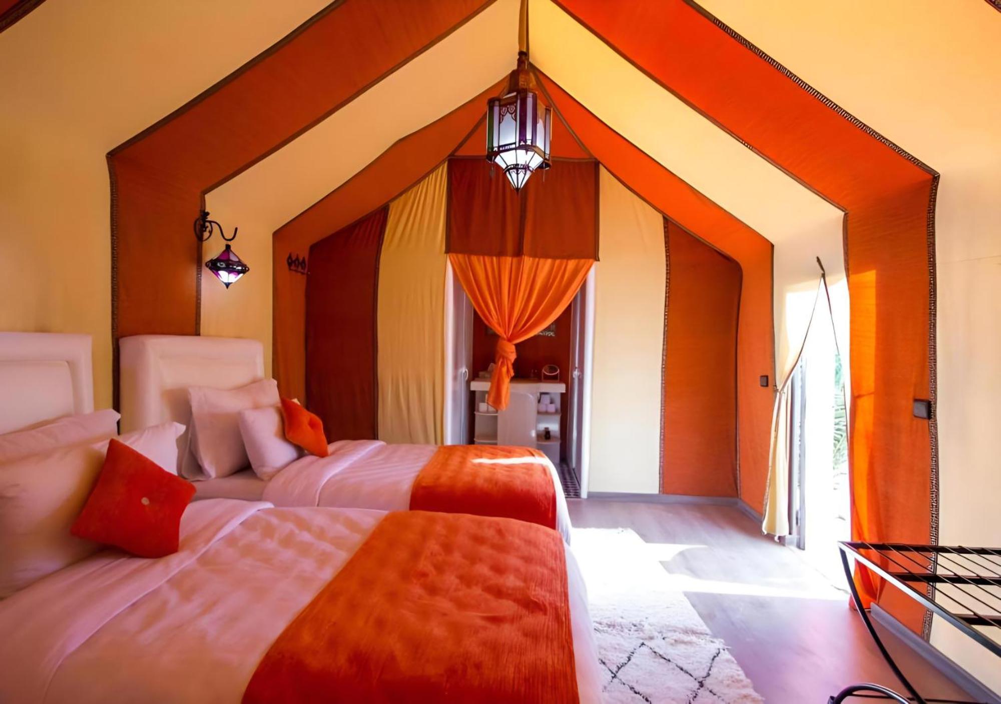 Готель Sahara Deluxe Camp Мерзуга Екстер'єр фото