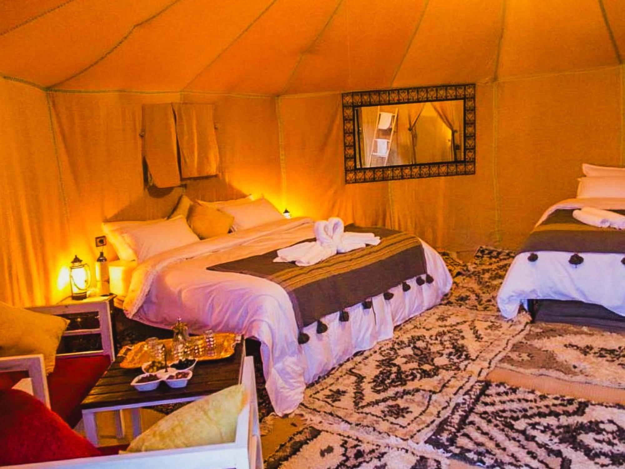 Готель Sahara Deluxe Camp Мерзуга Екстер'єр фото