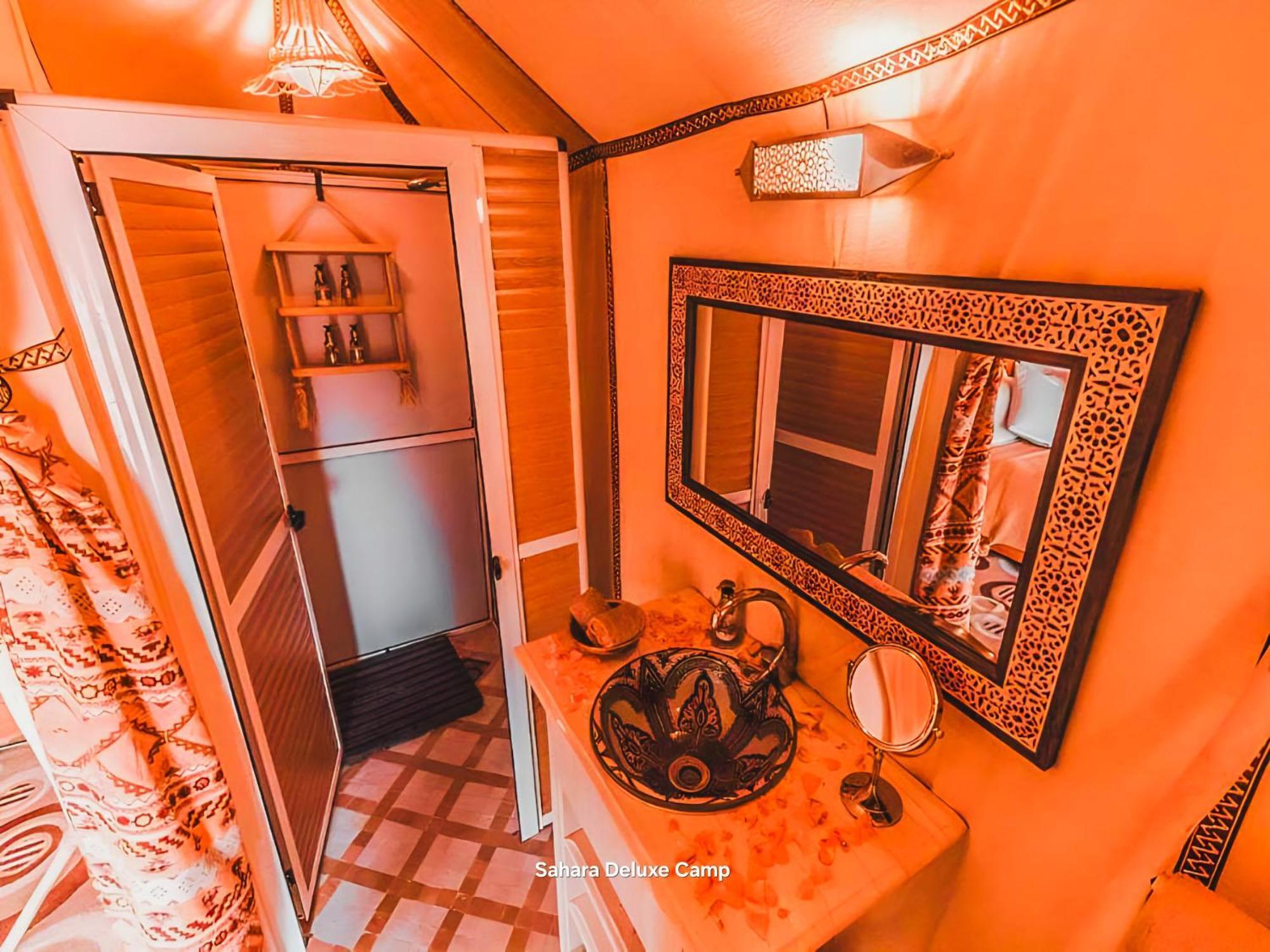 Готель Sahara Deluxe Camp Мерзуга Екстер'єр фото