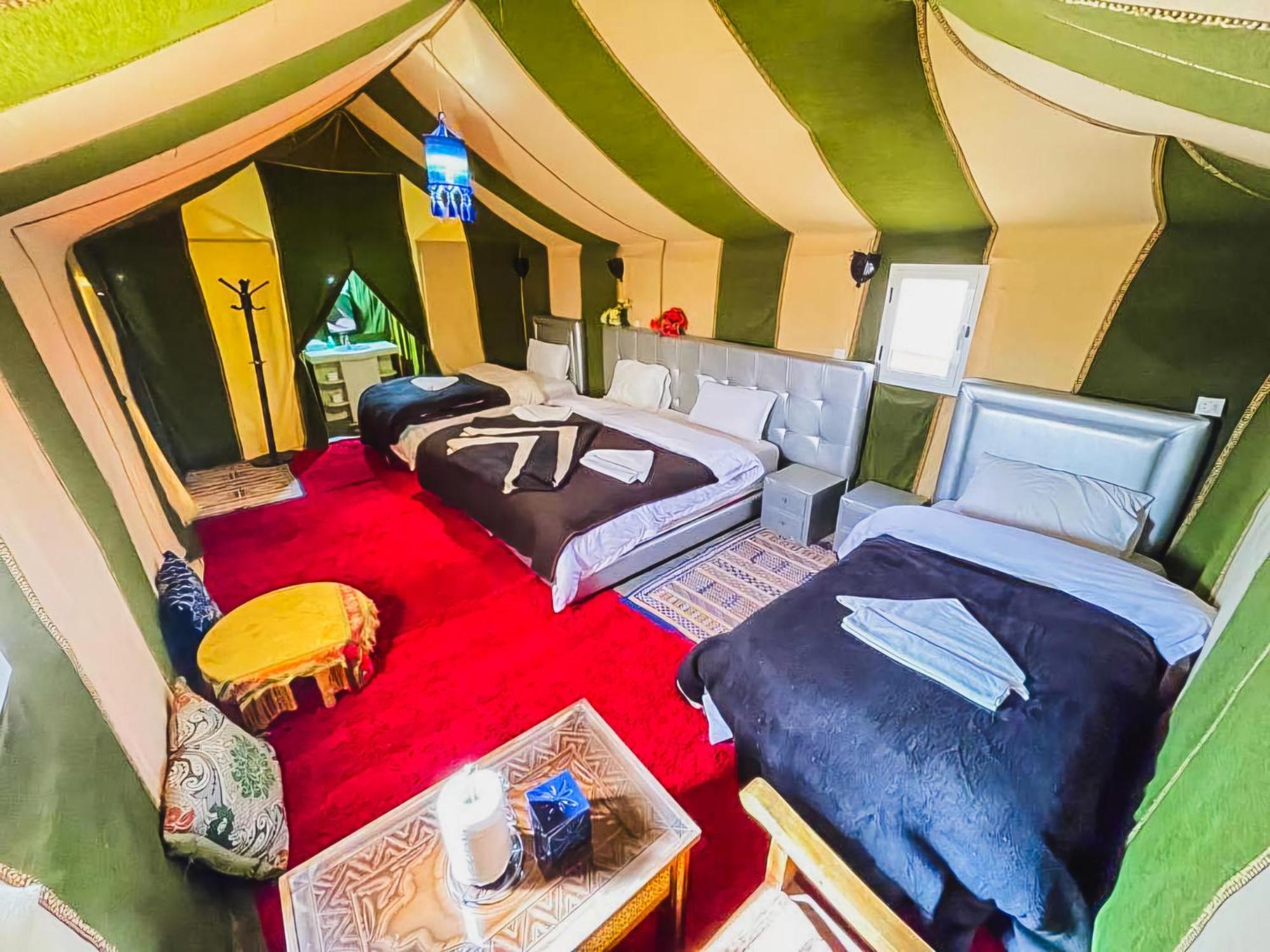 Готель Sahara Deluxe Camp Мерзуга Екстер'єр фото